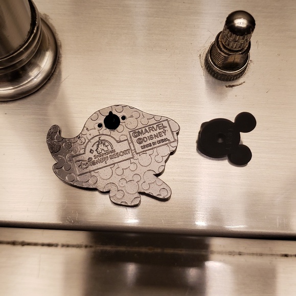 SET METAL PINS MARVEL - Picture 4 of 4